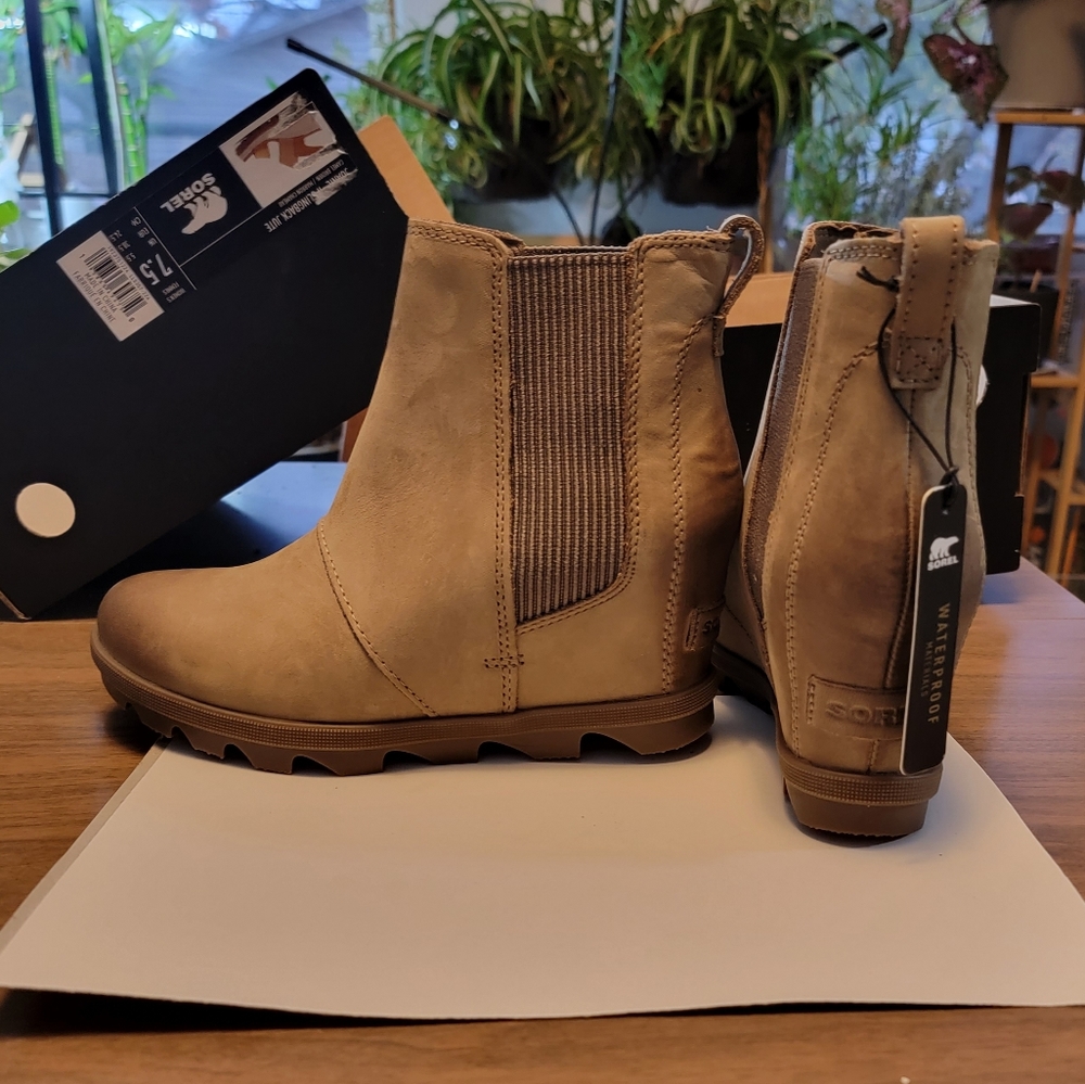 Sorel Wedge Boots II Chelsea women's 7.5 Ash Brown style 1808851
